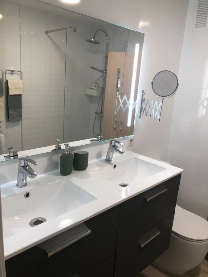 Apartamento Totalmente Reformado Con Piscina Y Jardines Al Lado De La Playa De La Carihuela توريمولينوس المظهر الخارجي الصورة