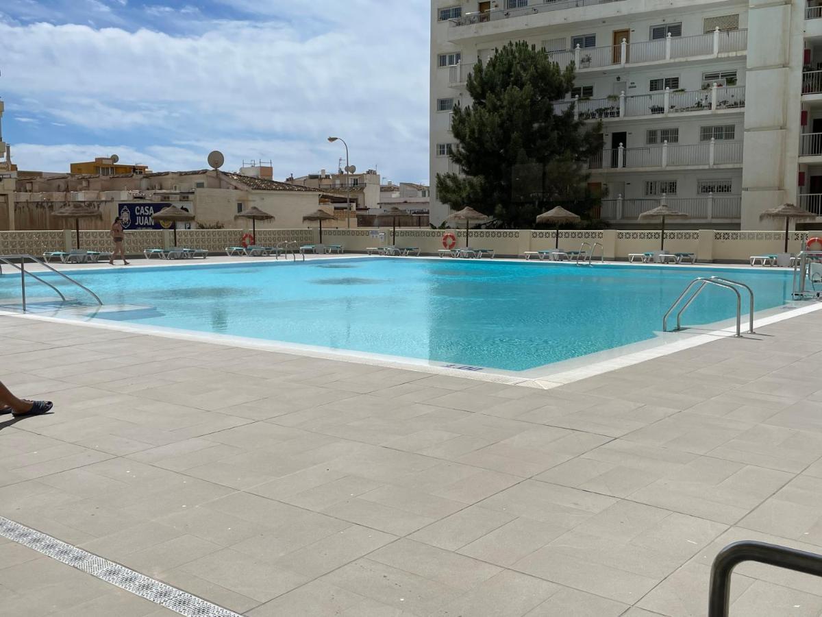 Apartamento Totalmente Reformado Con Piscina Y Jardines Al Lado De La Playa De La Carihuela توريمولينوس المظهر الخارجي الصورة