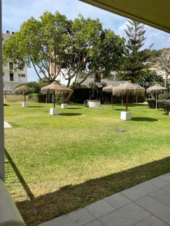 Apartamento Totalmente Reformado Con Piscina Y Jardines Al Lado De La Playa De La Carihuela توريمولينوس المظهر الخارجي الصورة