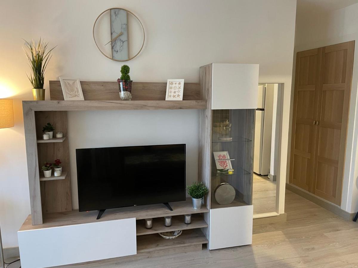 Apartamento Totalmente Reformado Con Piscina Y Jardines Al Lado De La Playa De La Carihuela توريمولينوس المظهر الخارجي الصورة