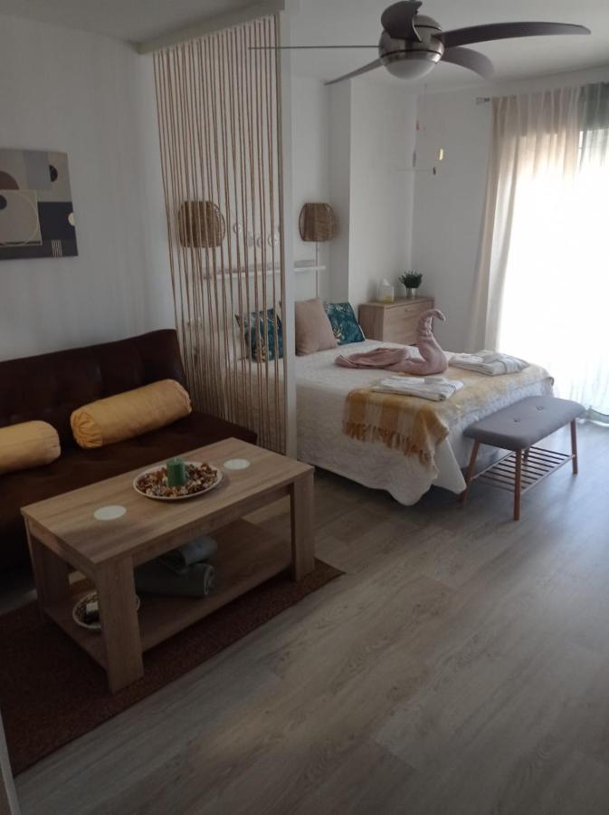 Apartamento Totalmente Reformado Con Piscina Y Jardines Al Lado De La Playa De La Carihuela توريمولينوس المظهر الخارجي الصورة