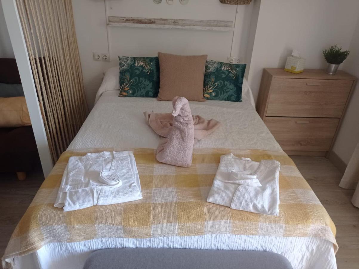 Apartamento Totalmente Reformado Con Piscina Y Jardines Al Lado De La Playa De La Carihuela توريمولينوس المظهر الخارجي الصورة