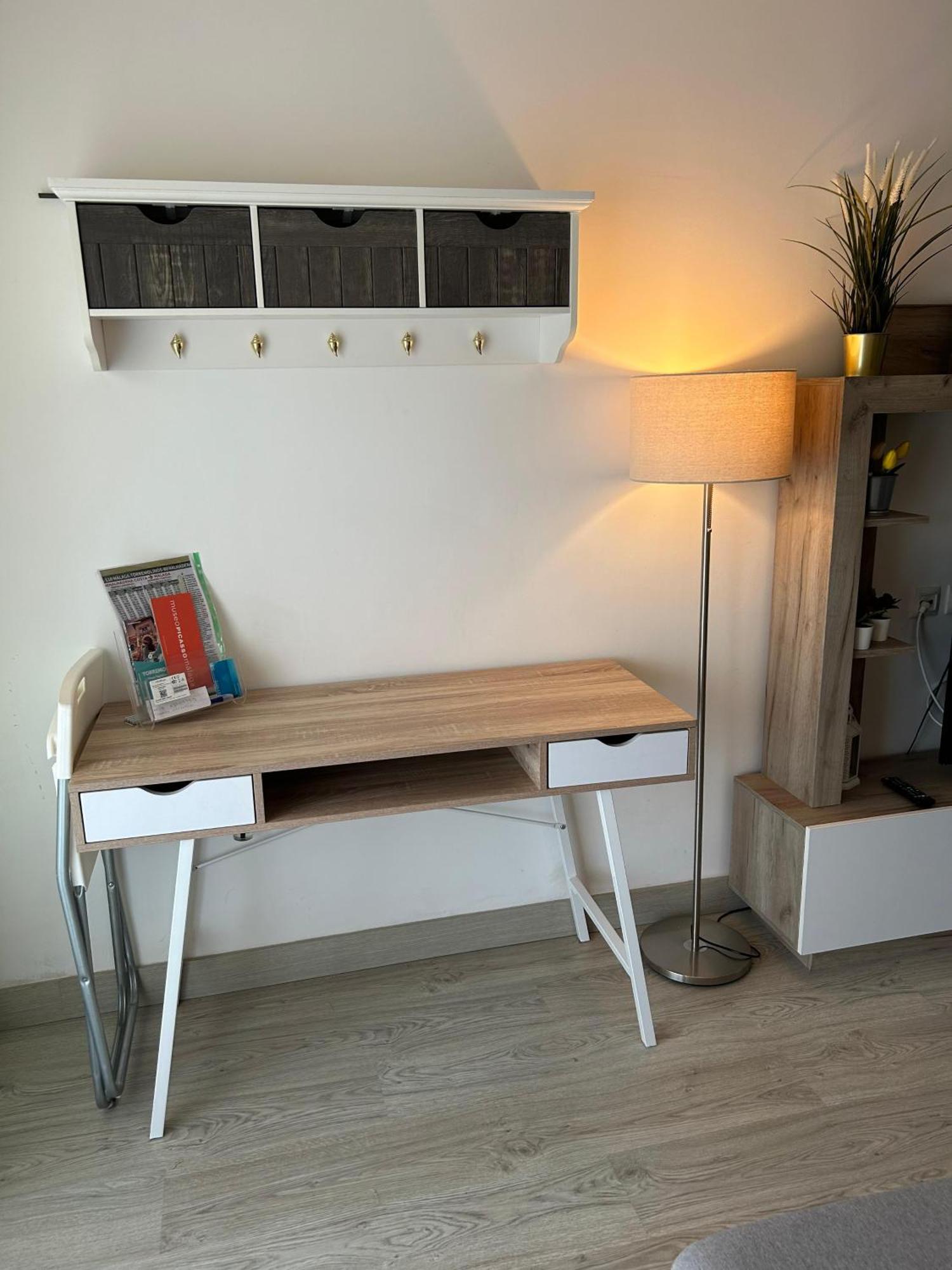 Apartamento Totalmente Reformado Con Piscina Y Jardines Al Lado De La Playa De La Carihuela توريمولينوس المظهر الخارجي الصورة